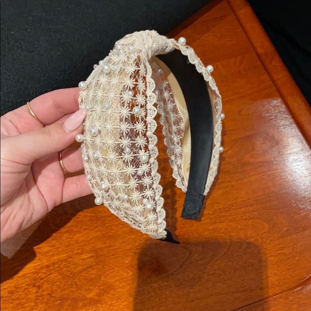 Pearl and lace headband